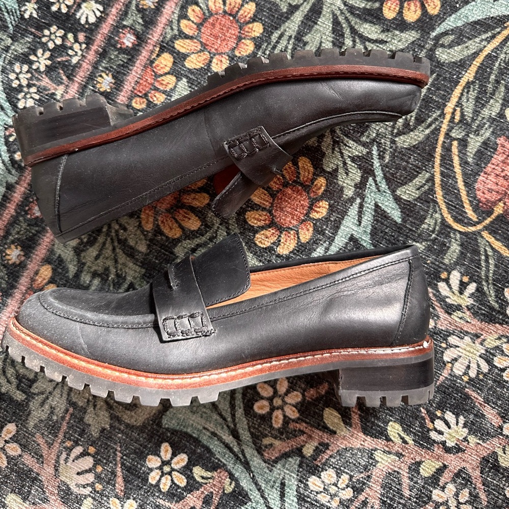 Like New black Madewell loafers